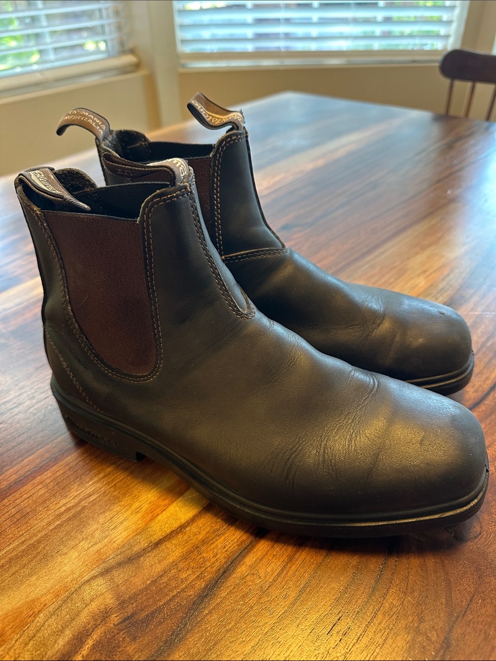 Blundstone Brown and Black Leather Chukka Boots